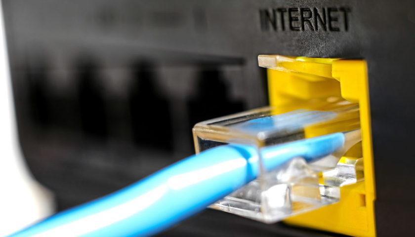 internet USA investice