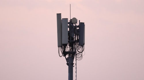 Telecom Egypt jedná o prodeji 2 500 věží