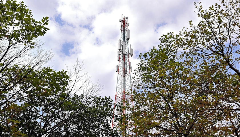 Maďarský Magyar Telekom potvrzuje plány na oddělení věží