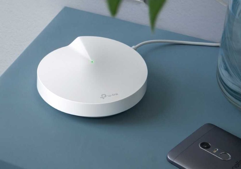 Hybridní meshový Wi-Fi systém Deco P7